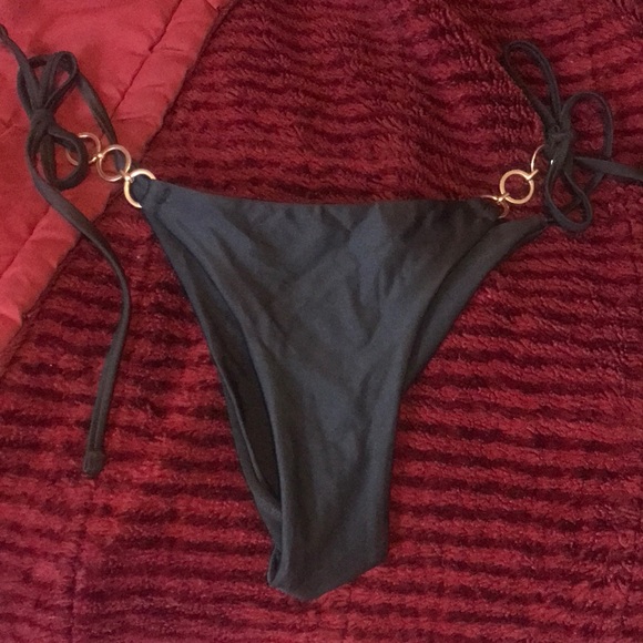 Ring linked bathing suit bottoms - Picture 3 of 4